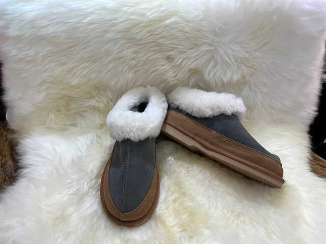 Sheepskin Footwear Image - 38